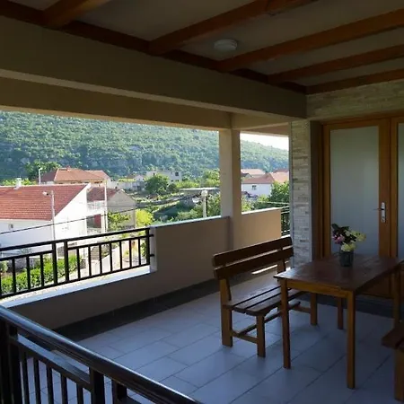 Ena Guest house *