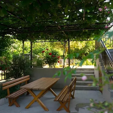 Guest house Ena